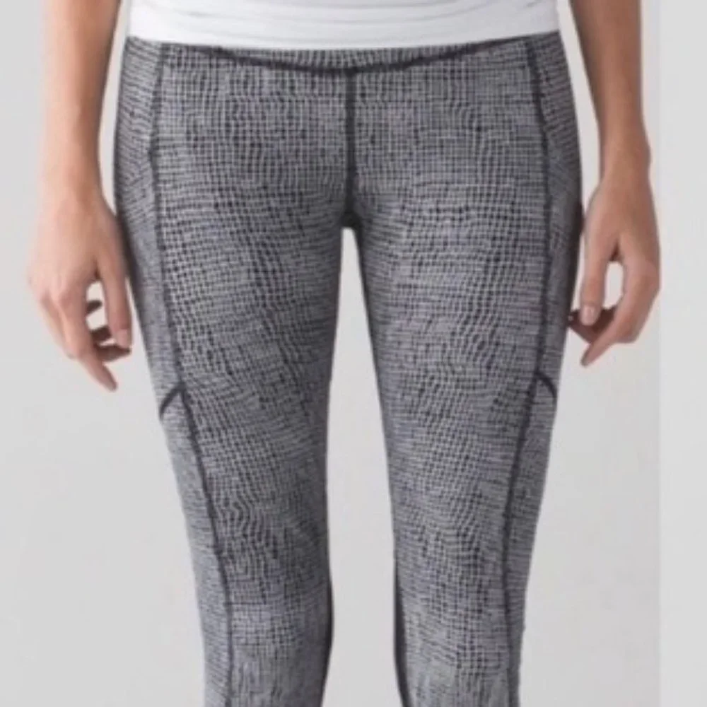 Lululemon Speed Tight V Fall Net Crop Leggings 2 Athletic Running Gym Workout